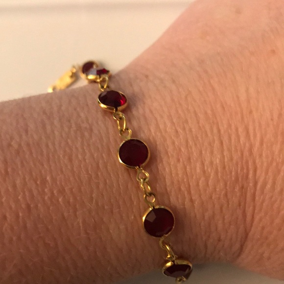 Women’s red and gold tone bracelet - Picture 1 of 5
